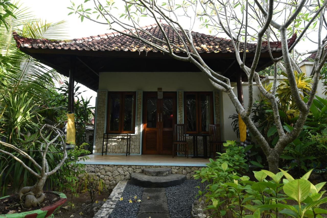 The Tanis Beach Resort Nusa Lembongan Exterior photo