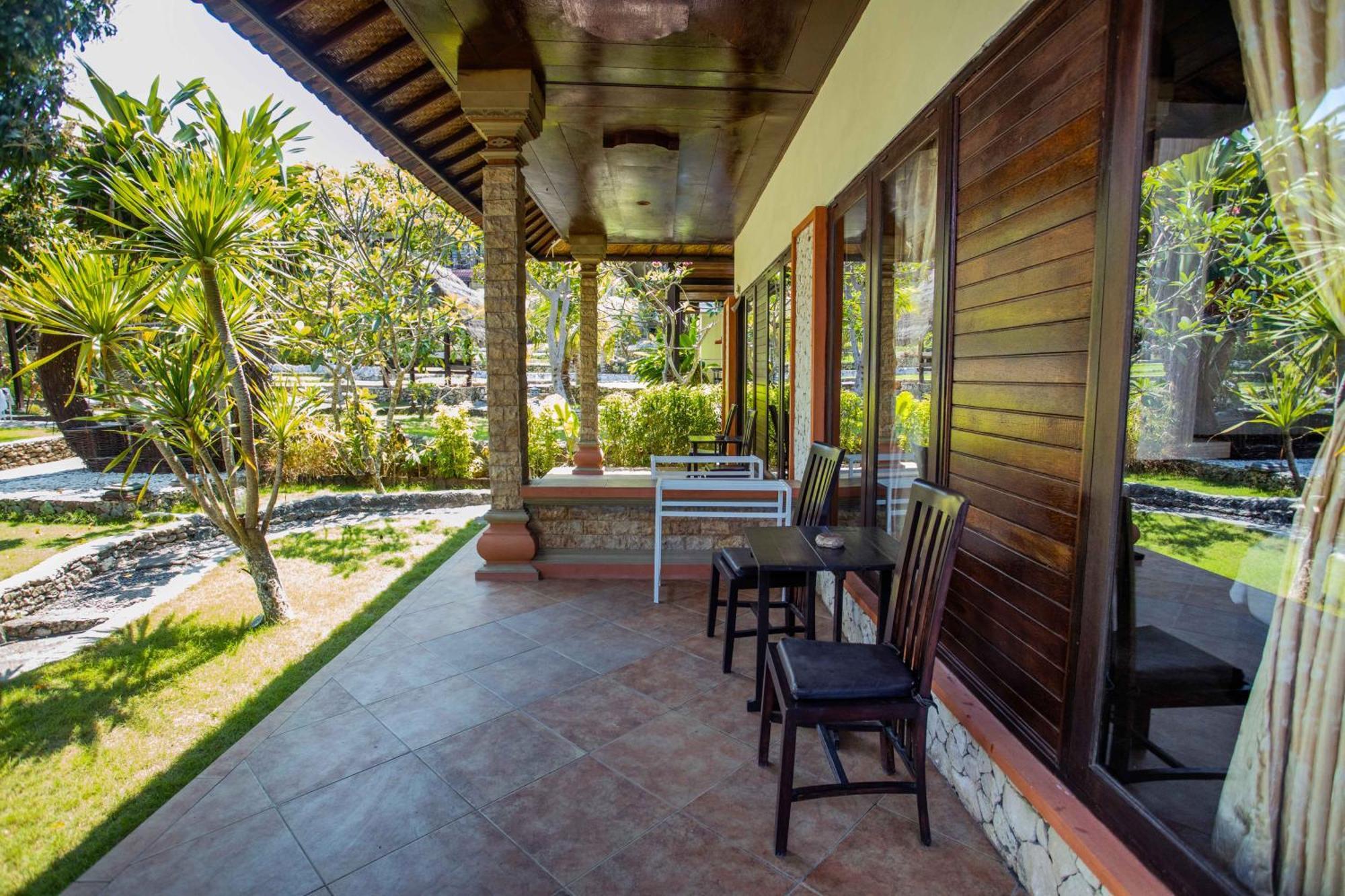 The Tanis Beach Resort Nusa Lembongan Exterior photo